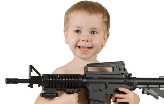 Čini li plastično oružje dijete agresivnijim?